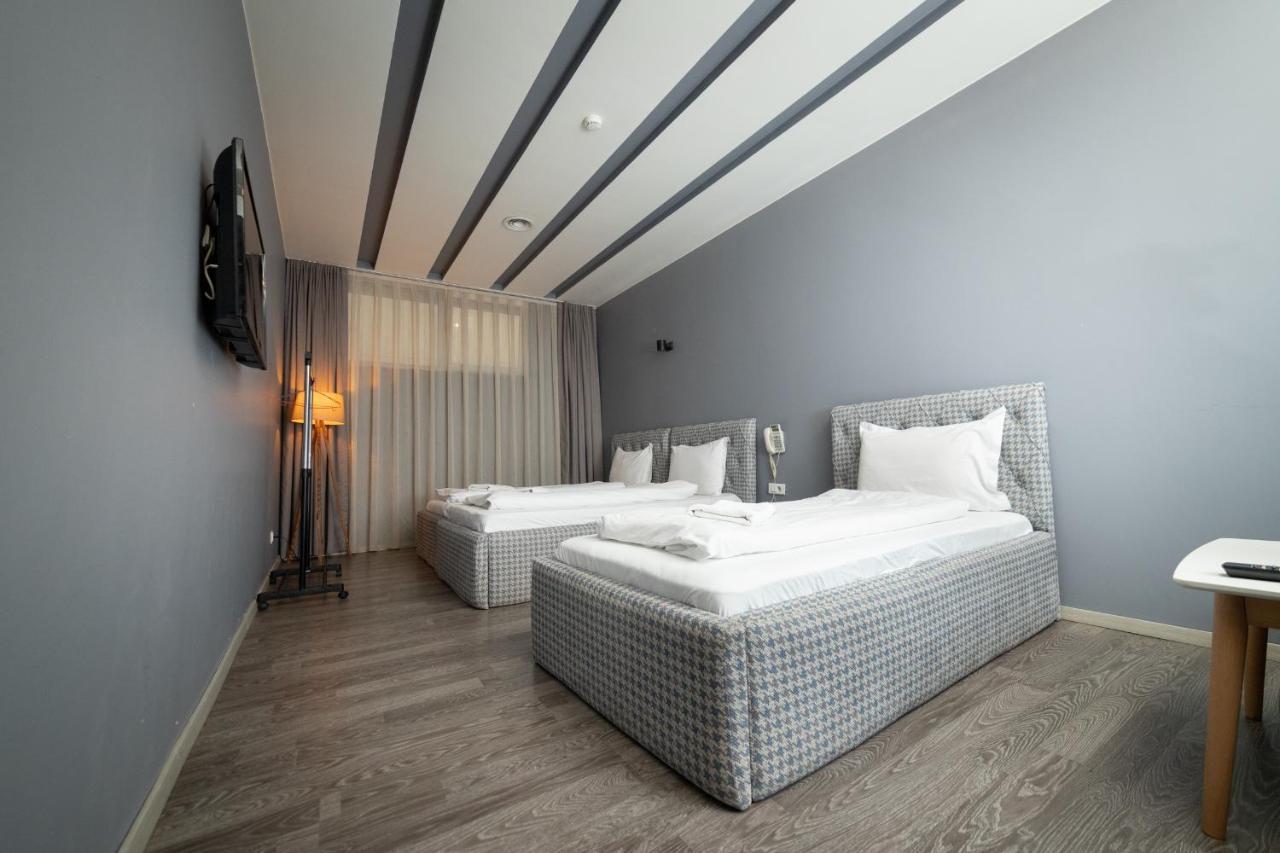 Hotel Gloria Pristina Eksteriør billede